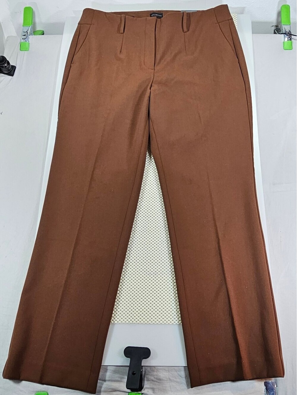 Talbots Southampton Straight Leg Pants 14W Brown Mid Rise Career. NWT